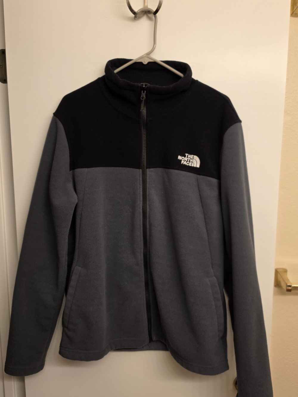 The North Face Men’s Black and Grey Two-Tone Fleece Jacket